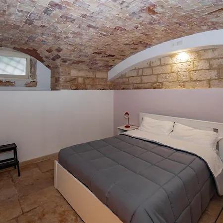 דירה Stone House בארי